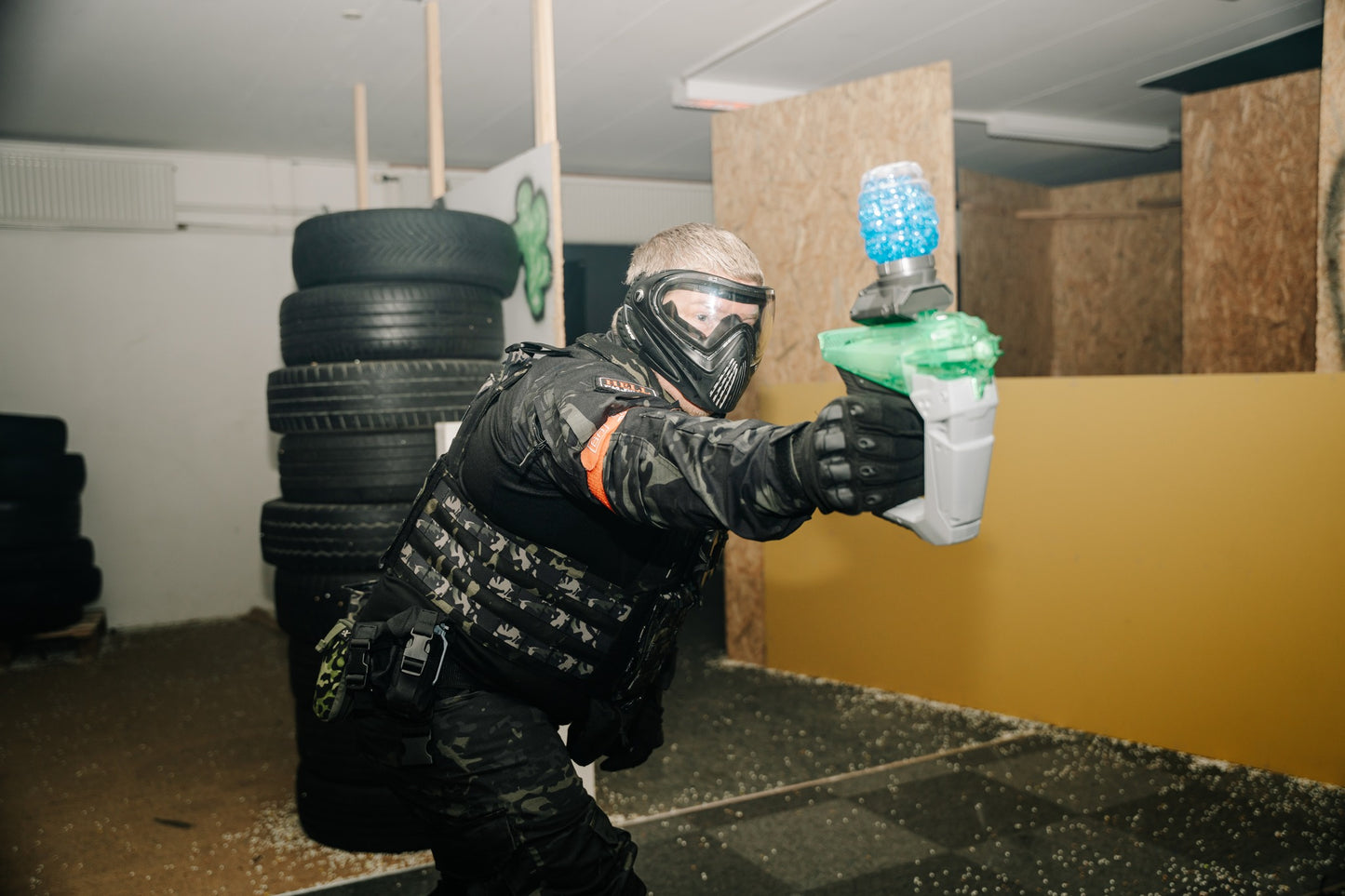 Udlejning af Gel Blaster - Plads til 24 deltagere på vores indendørs bane i Ribe